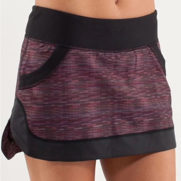 Lululemon Run: For All Skirt sz 4 
Wee Are From Space Black March Multi / Black - Picture 2 of 15